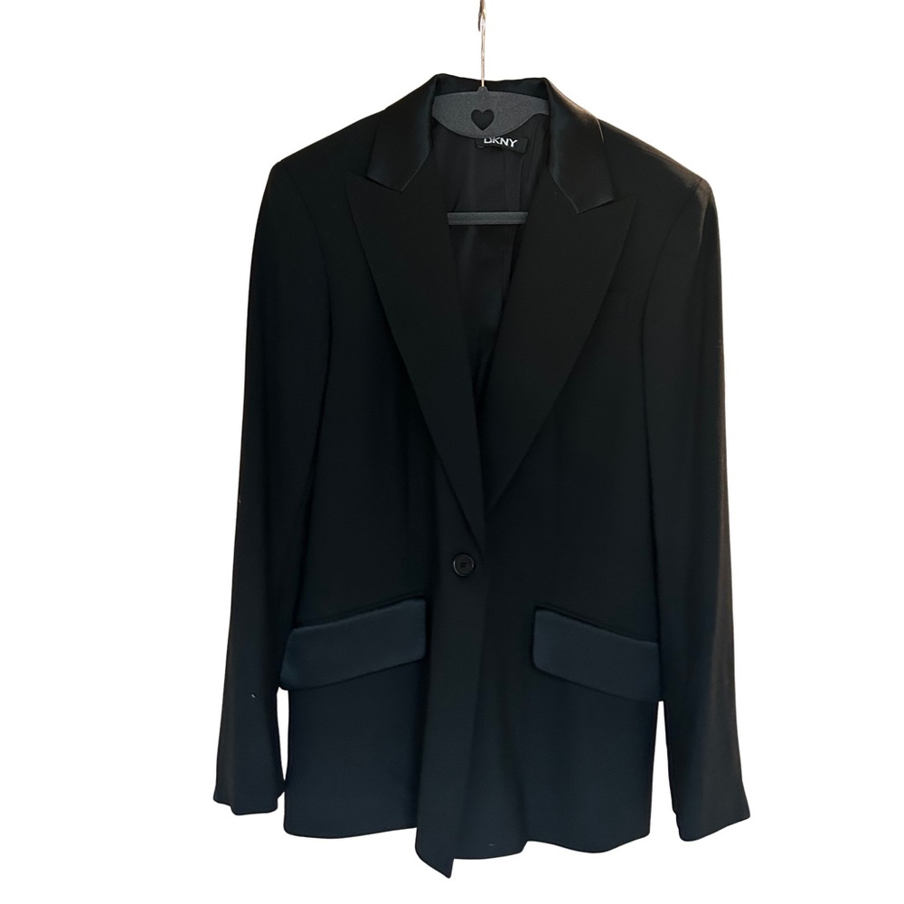 DKNY Blazer with Satin Accents Size Small in Black with notch Collar